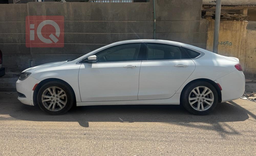 Chrysler 200